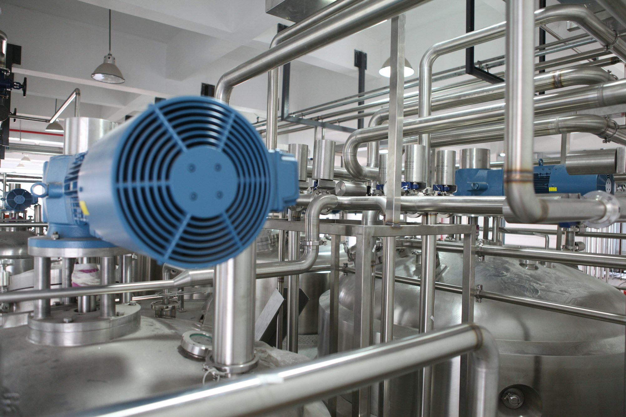 Illustrative process piping. Not the process house.